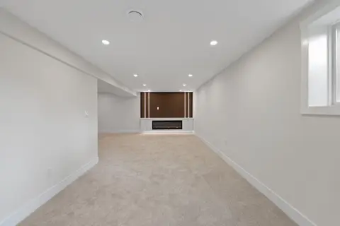 439 Arlington Drive SE photo 38