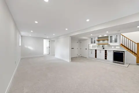 439 Arlington Drive SE photo 40