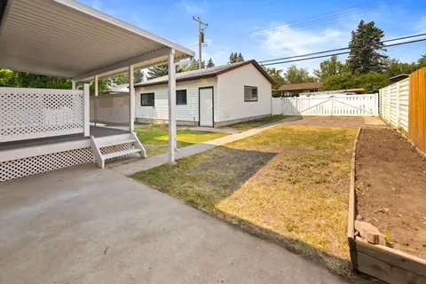 439 Arlington Drive SE photo 5