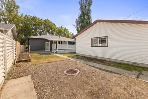 439 Arlington Drive SE photo 7