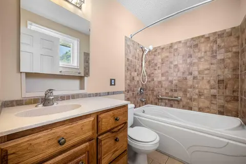 244 Cantrell Drive SW photo 19