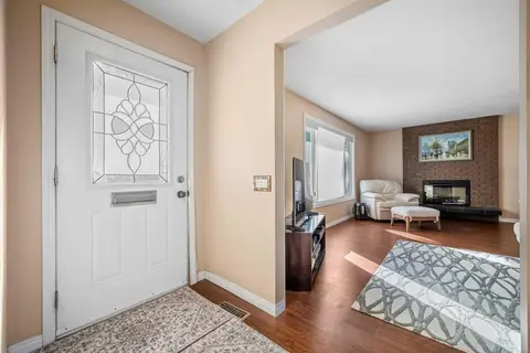 244 Cantrell Drive SW photo 4