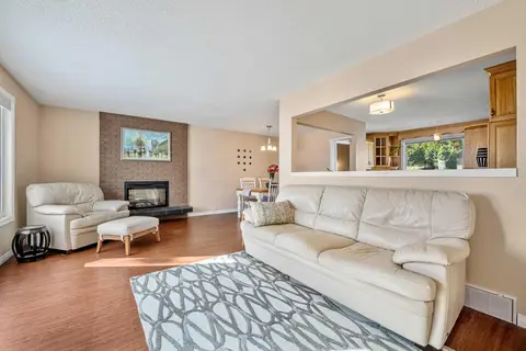 244 Cantrell Drive SW photo 5