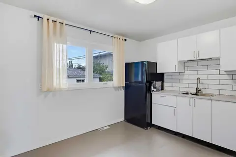176 Frobisher Boulevard SE photo 10