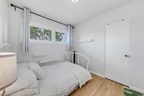 176 Frobisher Boulevard SE photo 13