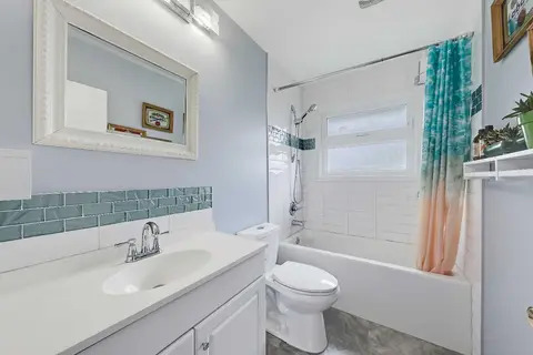 176 Frobisher Boulevard SE photo 18