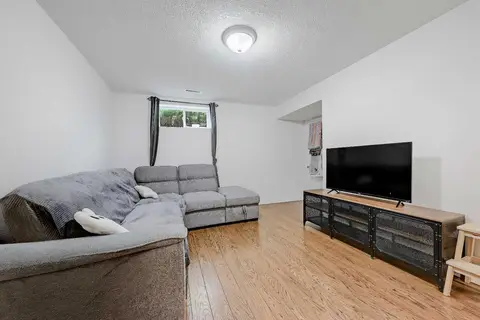 176 Frobisher Boulevard SE photo 22