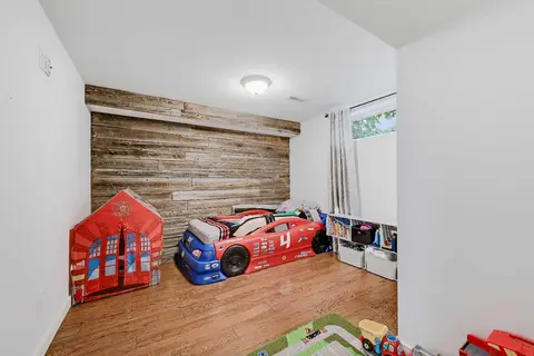 176 Frobisher Boulevard SE photo 29