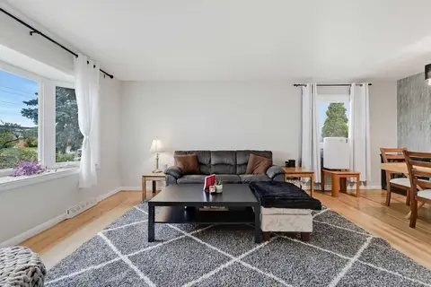 176 Frobisher Boulevard SE photo 3