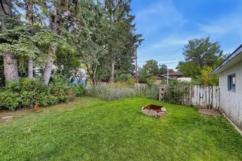 176 Frobisher Boulevard SE photo 35