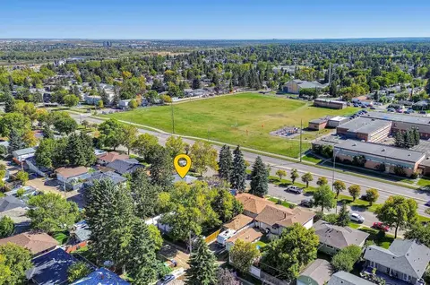 176 Frobisher Boulevard SE photo 39