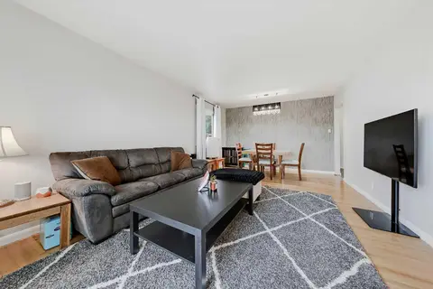 176 Frobisher Boulevard SE photo 4