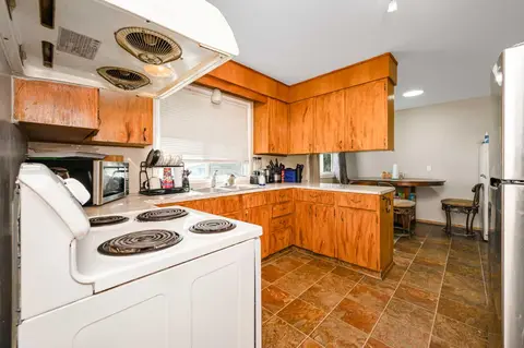 823 Sabrina Road SW photo 11