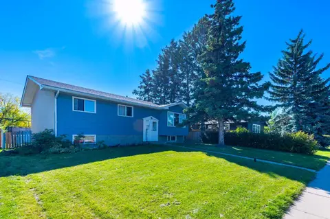 823 Sabrina Road SW photo 2