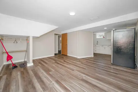 823 Sabrina Road SW photo 31