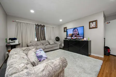 823 Sabrina Road SW photo 4