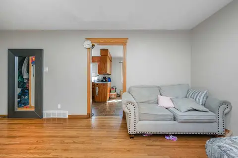 823 Sabrina Road SW photo 6