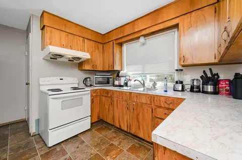 823 Sabrina Road SW photo 9
