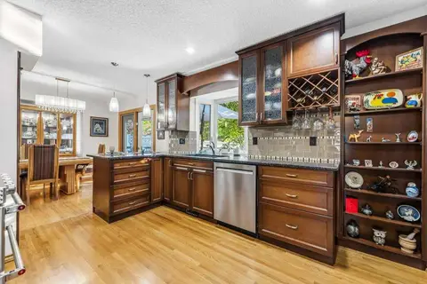7804 7 Street SW photo 17
