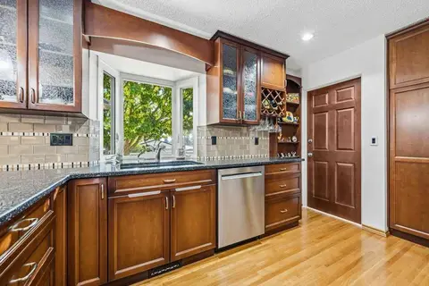 7804 7 Street SW photo 21