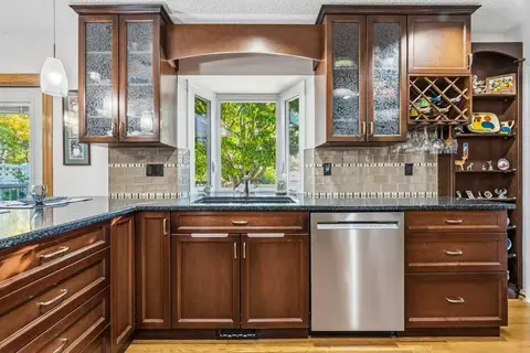 7804 7 Street SW photo 23