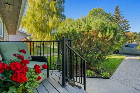 7804 7 Street SW photo 3