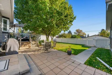 7804 7 Street SW photo 33