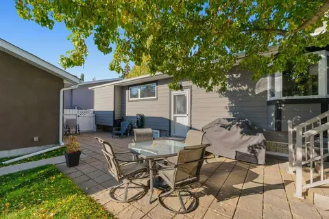 7804 7 Street SW photo 36