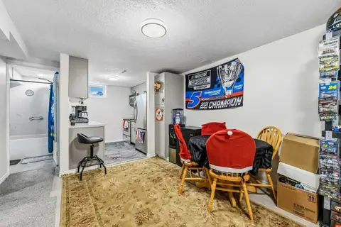 7804 7 Street SW photo 37