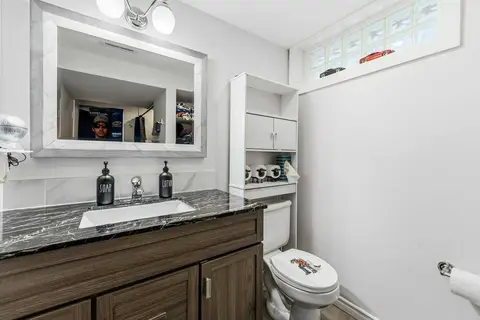 7804 7 Street SW photo 43