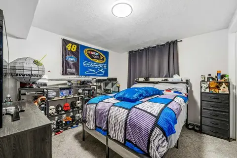 7804 7 Street SW photo 44