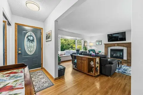 7804 7 Street SW photo 5