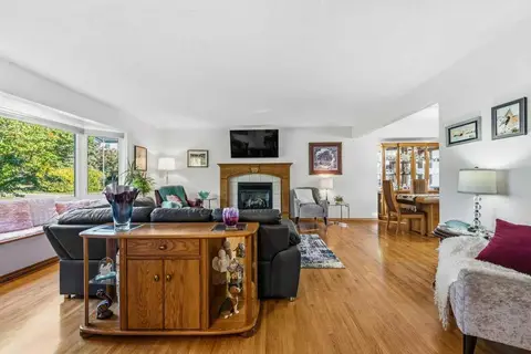 7804 7 Street SW photo 7