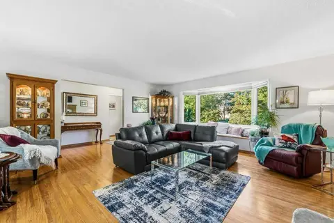 7804 7 Street SW photo 9