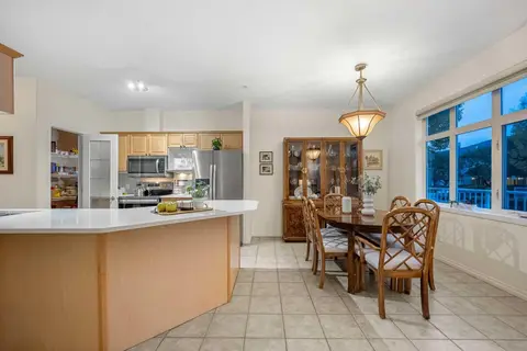 1104, 1104 Lake Fraser Court SE photo 8