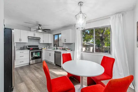 711 118 Avenue SW photo 15