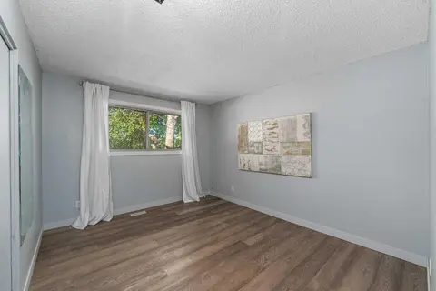 711 118 Avenue SW photo 17