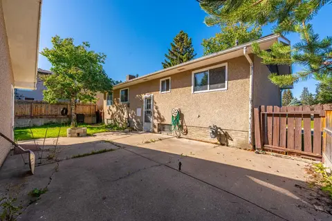 711 118 Avenue SW photo 34