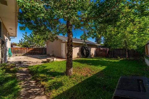 711 118 Avenue SW photo 36