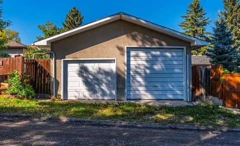 711 118 Avenue SW photo 38