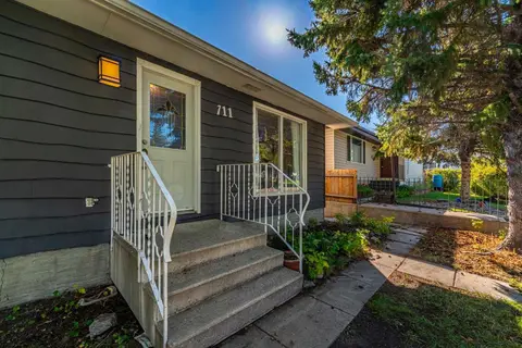 711 118 Avenue SW photo 4
