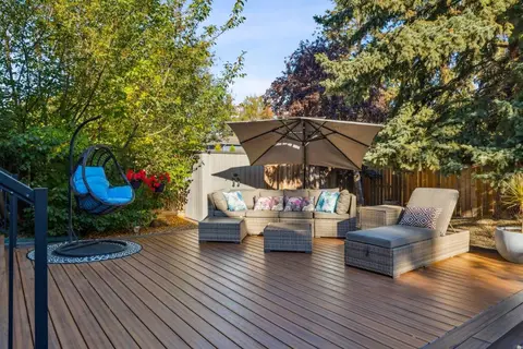 640 Willoughby Crescent SE photo 44