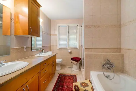 10528 Mapleridge Crescent SE photo 24