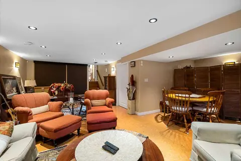 10528 Mapleridge Crescent SE photo 32