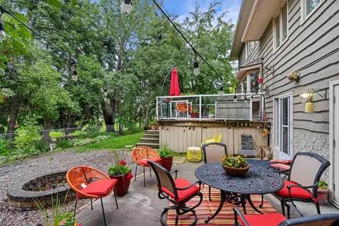 10528 Mapleridge Crescent SE photo 35
