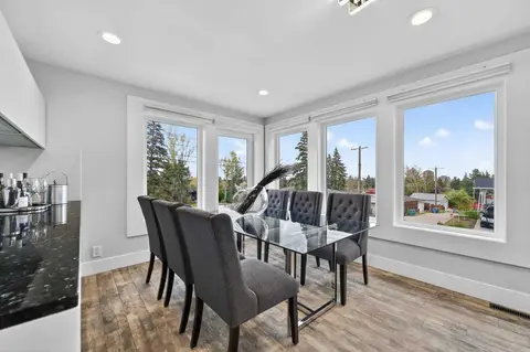 11 Selkirk Drive SW photo 21