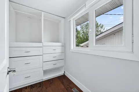 11 Selkirk Drive SW photo 26