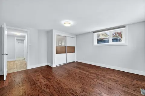11 Selkirk Drive SW photo 39