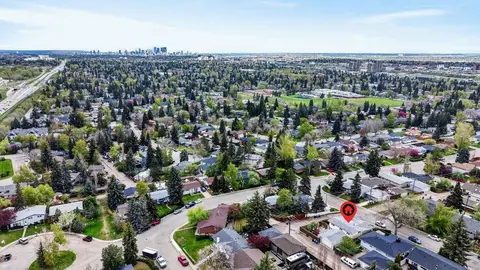 11 Selkirk Drive SW photo 45