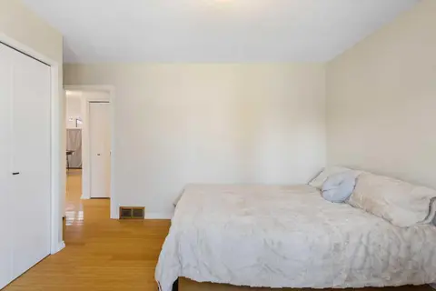 6907 6 Street SW photo 14